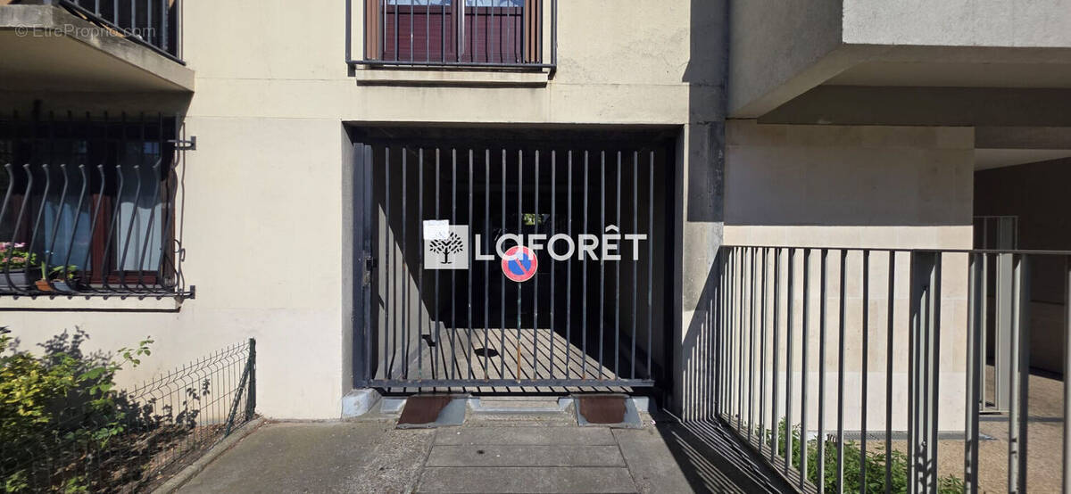 Parking à SAINT-DENIS