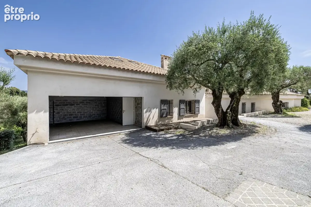 Nice - Gairaut - Propriété 8 pièces de 290m², sur 2294m² de terrain avec piscine et vues panoramiques mer - photo 12