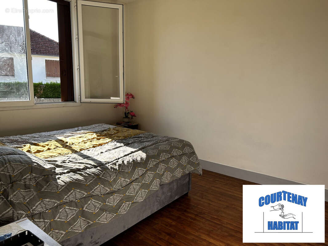 Maison à COURTENAY