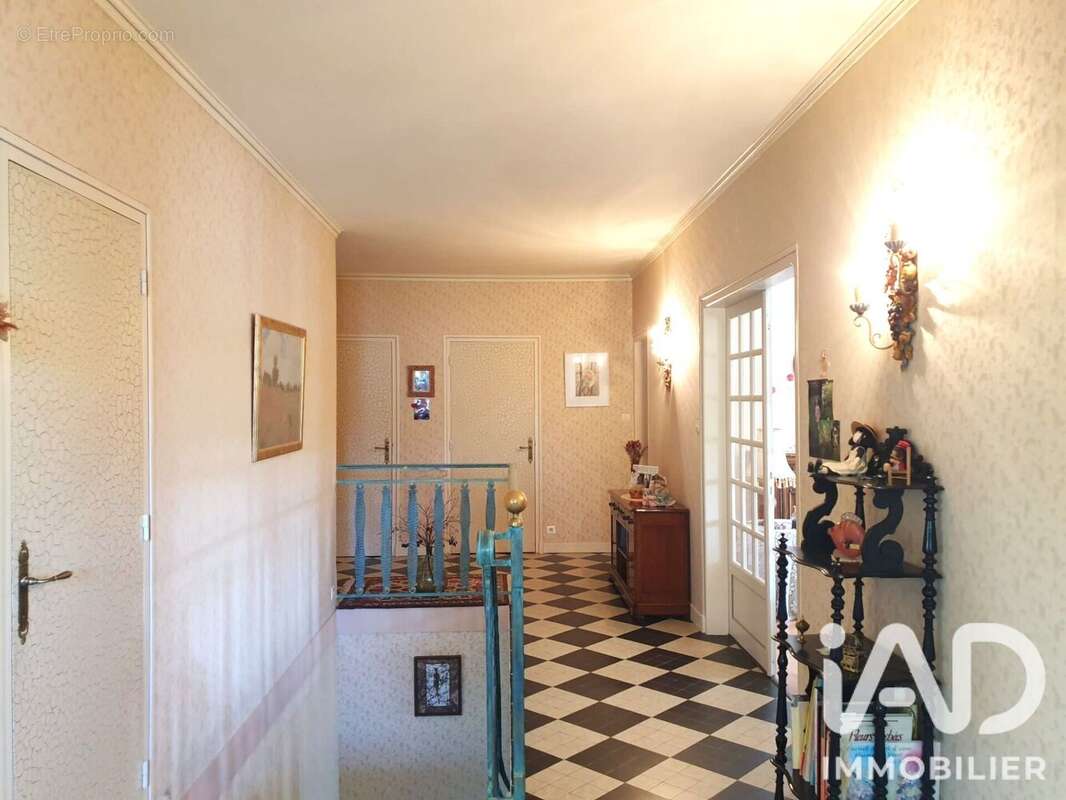 Maison 261 m² à Espartignac  - photo 5