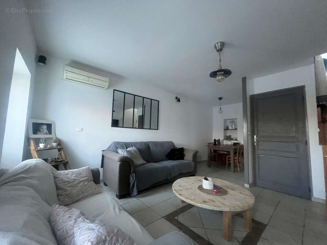 Appartement à PIERREFEU-DU-VAR