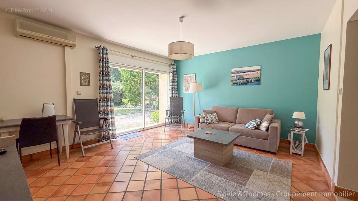 Maison à CADEROUSSE