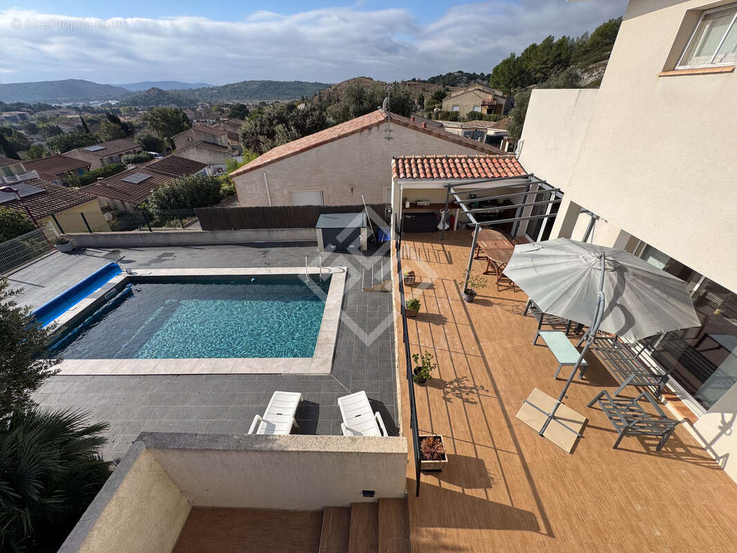 Villa contemporaine avec vue panoramique et piscine - photo 2
