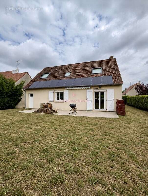 Maison à AMILLY