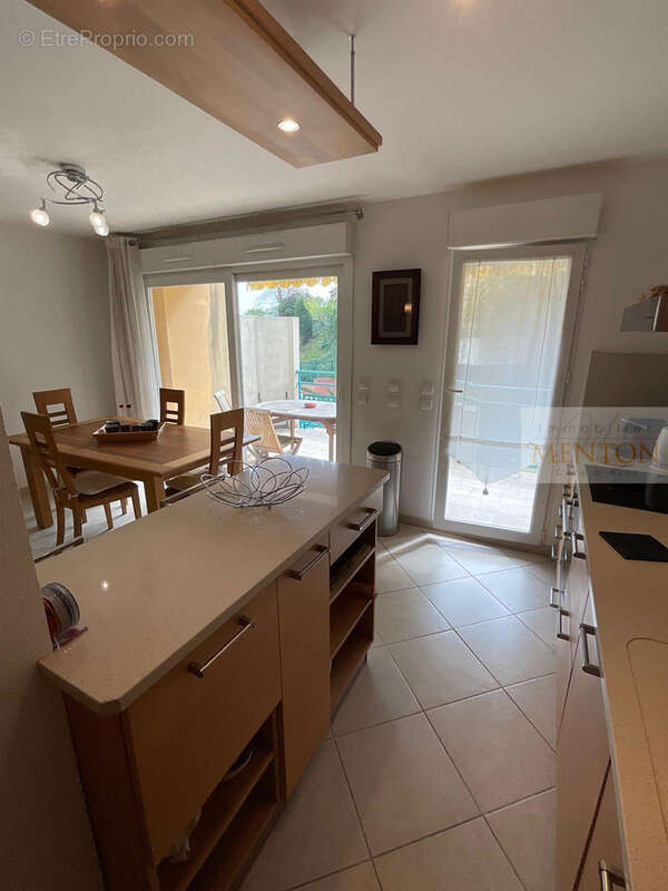 Appartement à ROQUEBRUNE-CAP-MARTIN