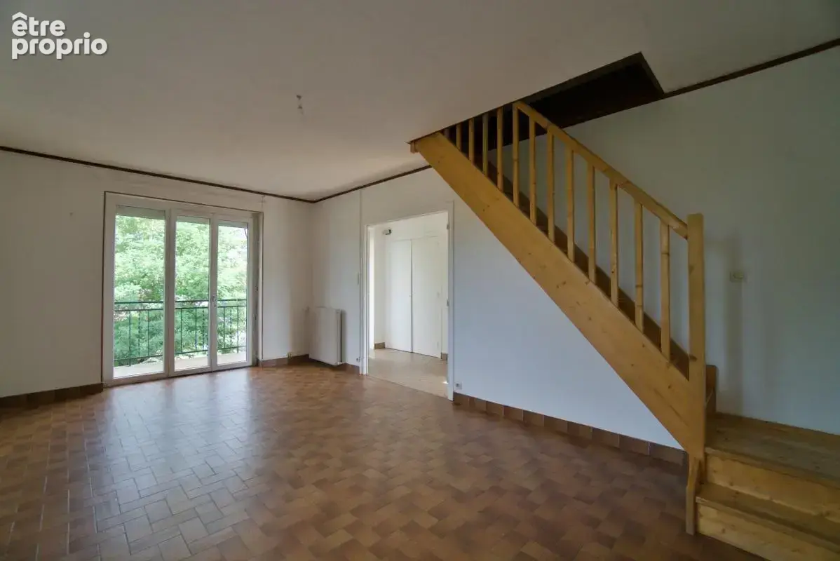 Quincieux - Appartement T4 - Duplex - photo 2