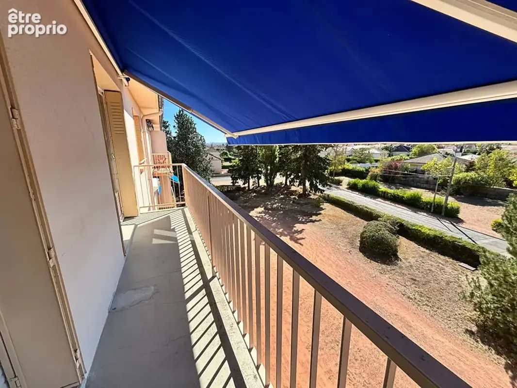 Appartement 2 pieces 42 m² riorges - photo 2