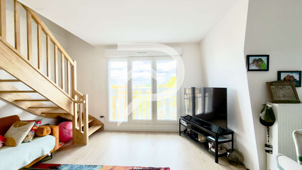 Appartement à LE BLANC-MESNIL