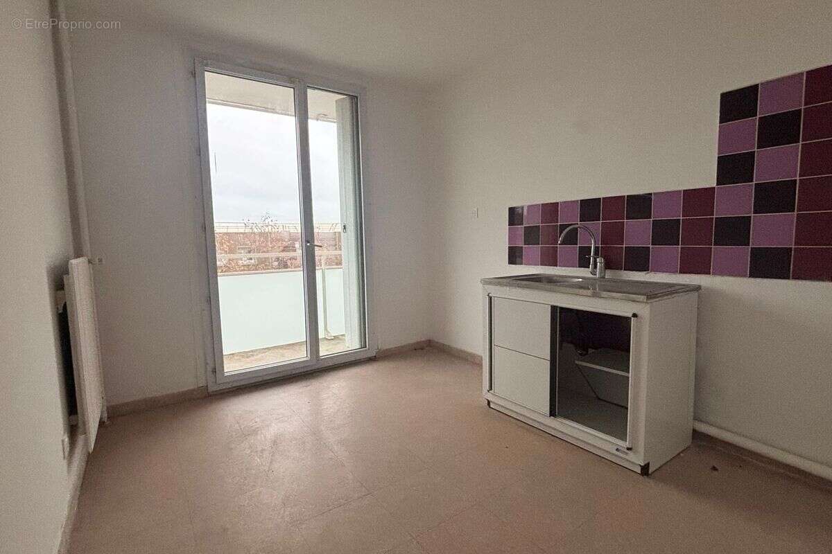 Appartement à PORT-DE-BOUC