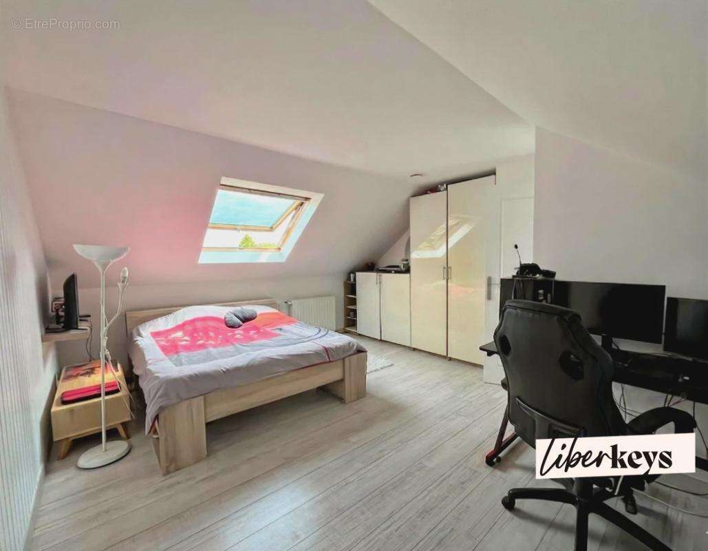 Horizon et Sérénité : Maison familiale avec piscine et réserve foncière à Auvers sur Oise - photo 7