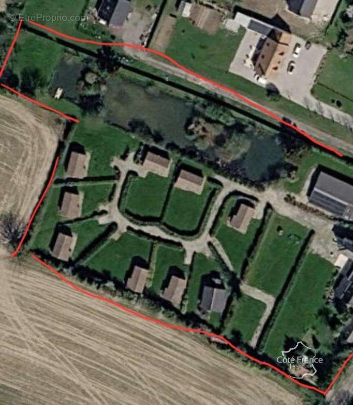 Propriete de 3 hectares avec piscine, chalets et etangs - photo 6