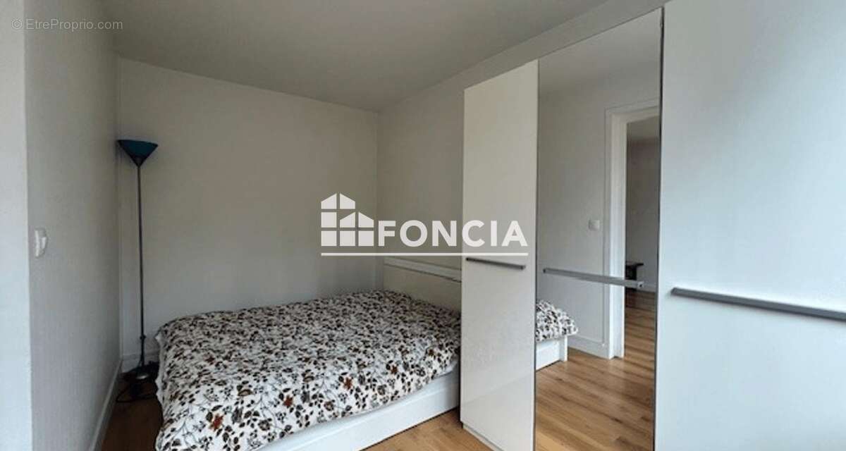 Appartement à PARIS-20E