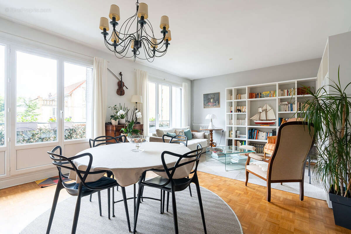 Appartement à LE VESINET