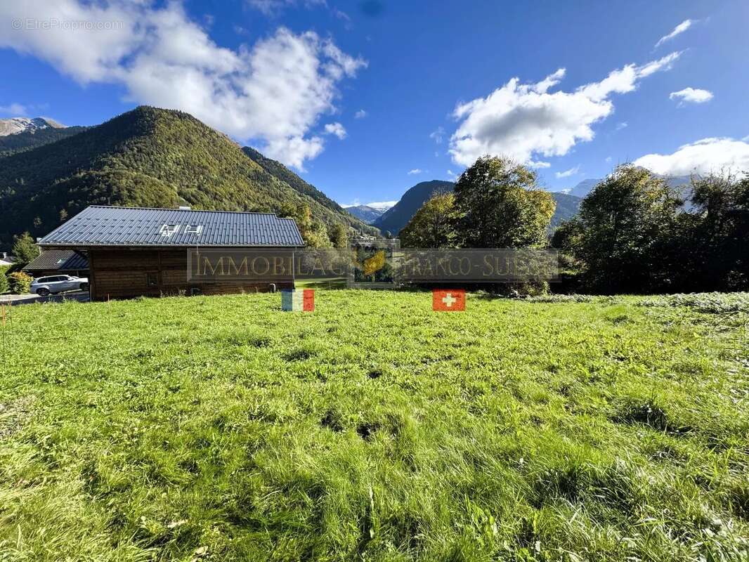 Terrain à ESSERT-ROMAND