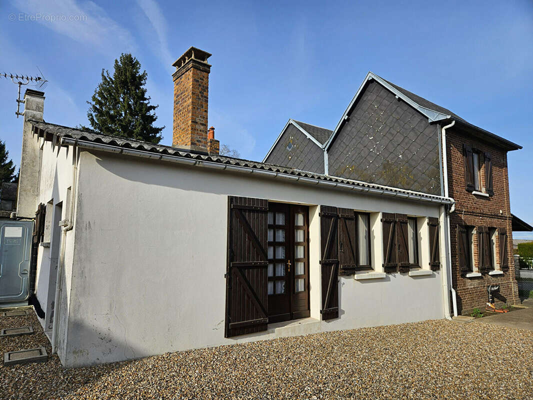 Maison à LA NEUVILLE-CHANT-D'OISEL