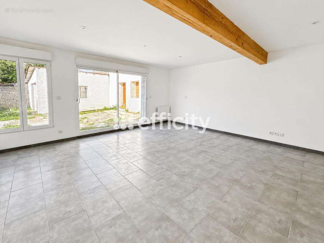 Maison à LE SEURE
