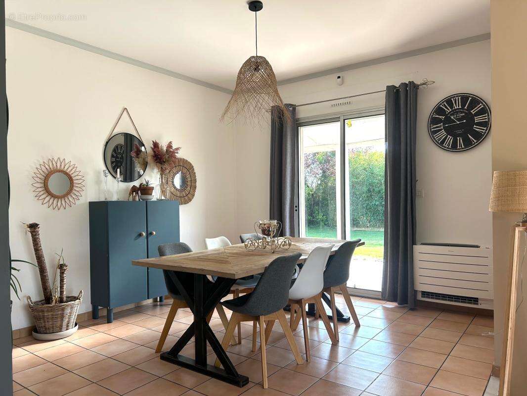 Maison à SAINT-ETIENNE-DE-TULMONT