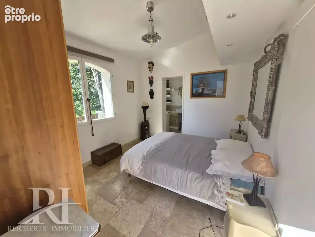 Villa en pierre avec piscine sur terrain 1438m2 - photo 7