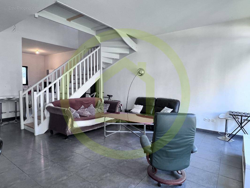 Maison à LES RUES-DES-VIGNES