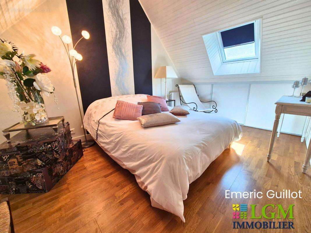 À VENDRE – Maison familiale de 128 m² avec véranda et grande terrasse - 4 chambres - un garage - Villerbon (Les Bouleaux) 41000 - photo 12