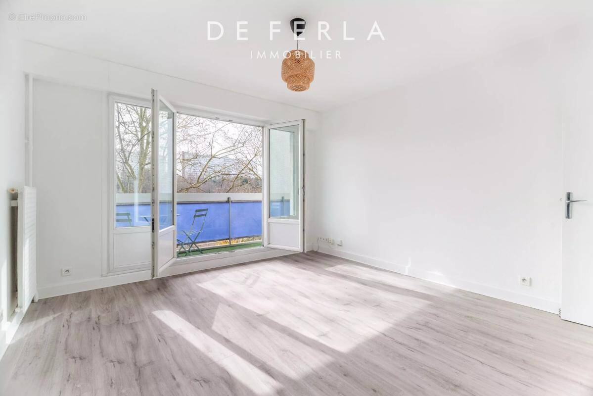 Appartement à PARIS-15E