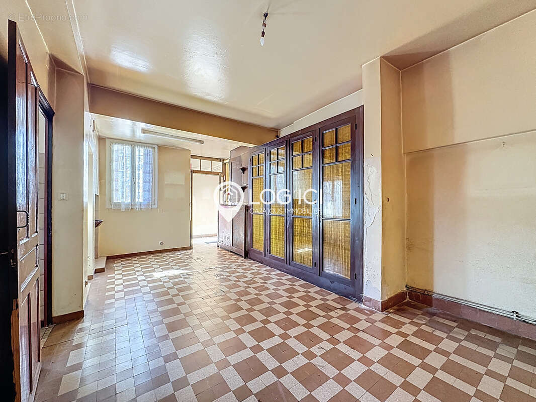 Appartement à NAY