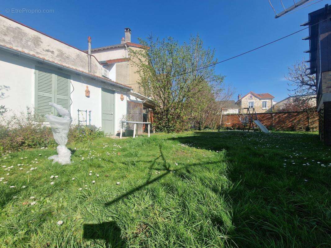 Maison à VAIRES-SUR-MARNE