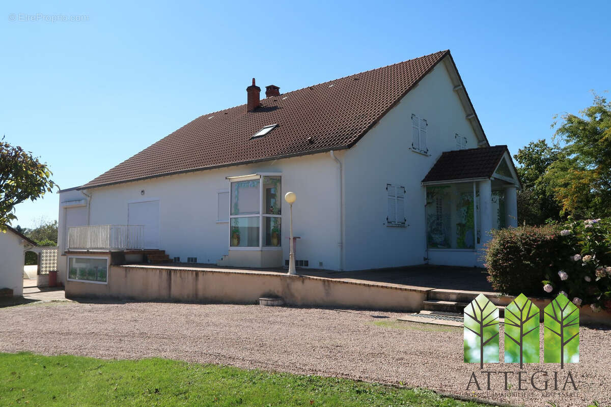 Maison 400 m² à Lourdoueix-Saint-Pierre  - photo 6