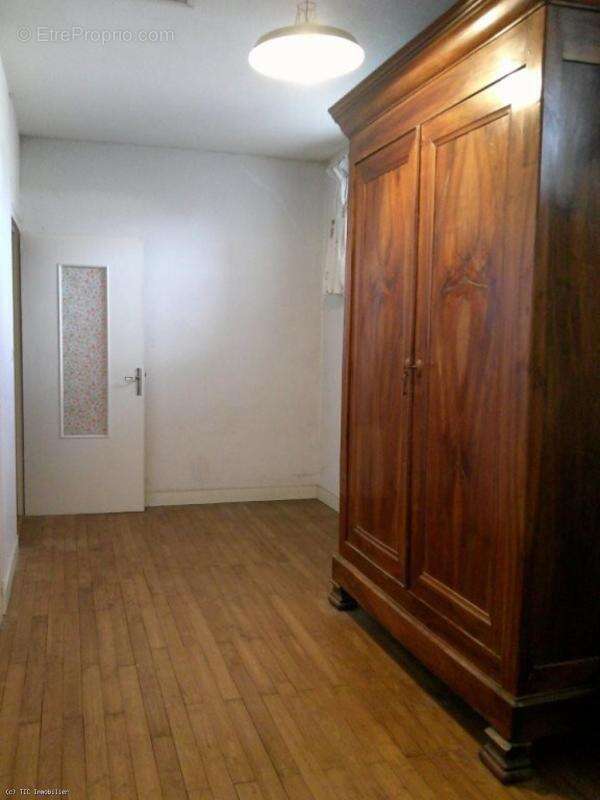 Maison De Campagne Avec Une Deuxième Maison Et D'Autres Dépendances - photo 29
