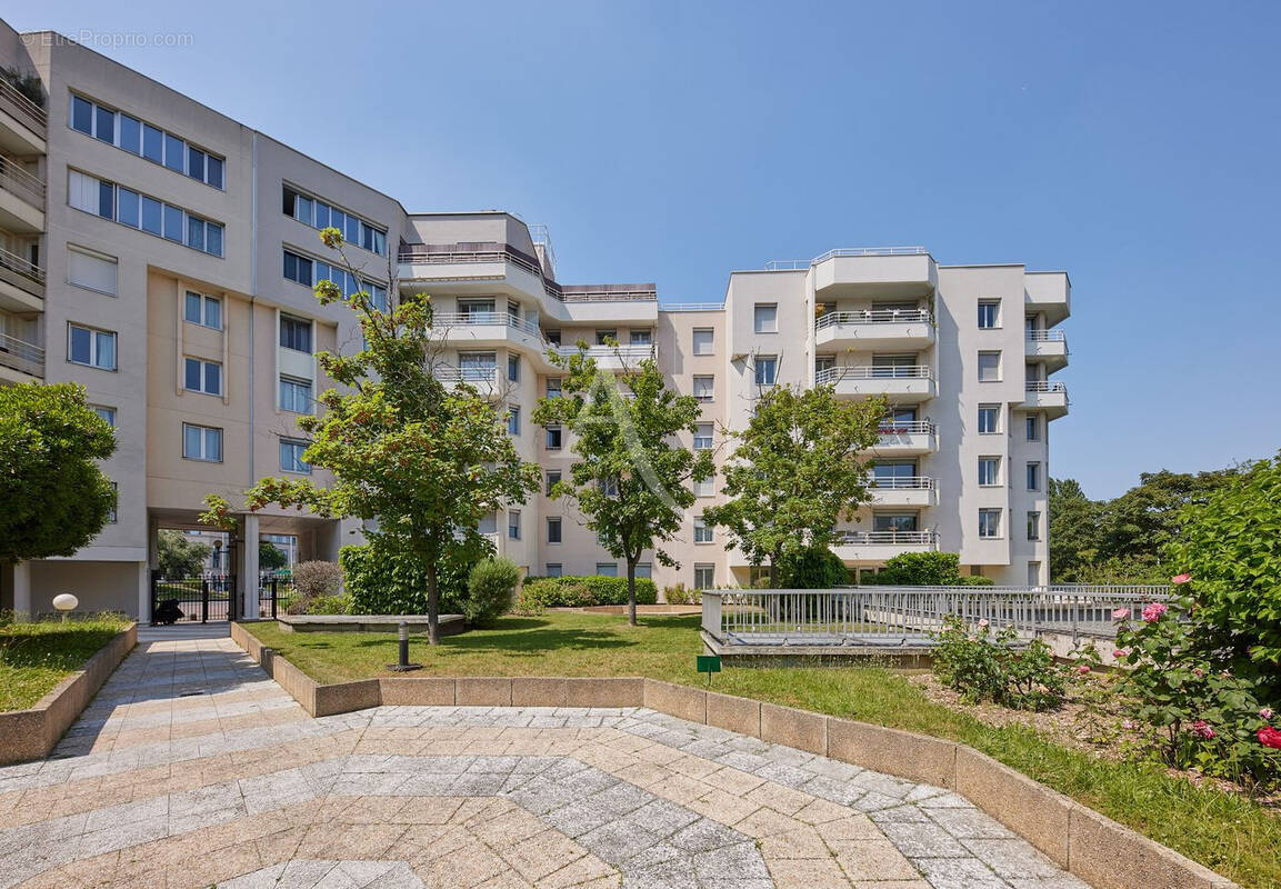 Appartement à ISSY-LES-MOULINEAUX
