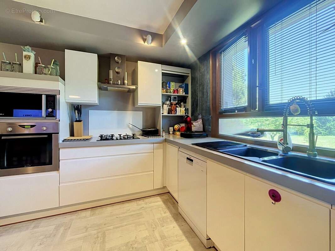 Maison 189 m² à Saint-Romans  - photo 6
