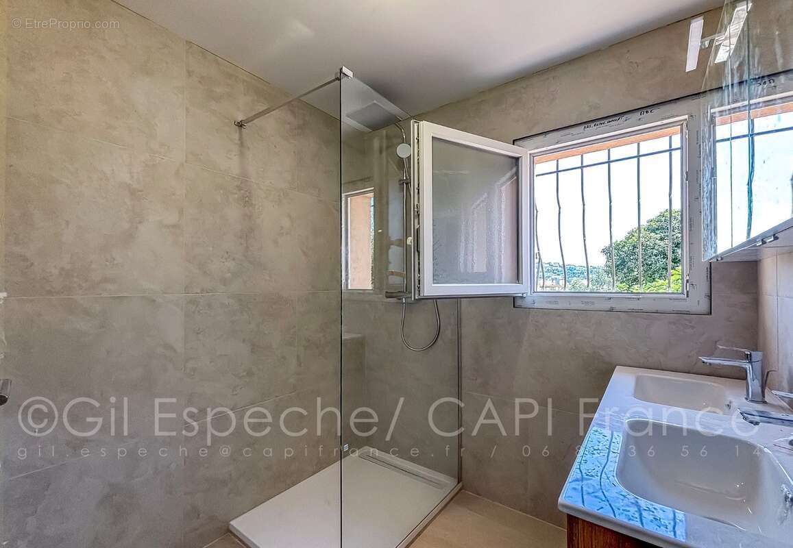 Appartement à vendre 3 pièces Rez-de-Jardin SAINT LAURENT DU VAR (06) - photo 6