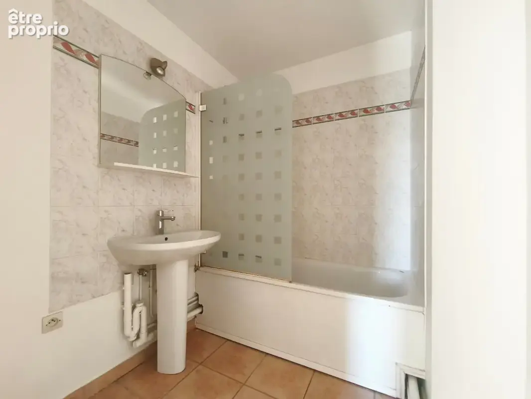 VIRY CHATILLON - Appartement 2 pièces   Résidence de standing - - photo 8