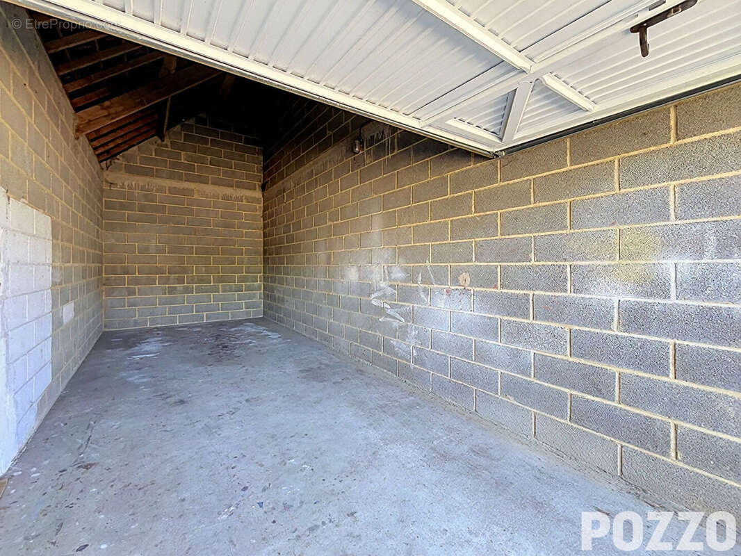 A vendre - saint hilaire du harcouet - terrain 600 m² - centre-ville - garages - terrain constructible - photo 4