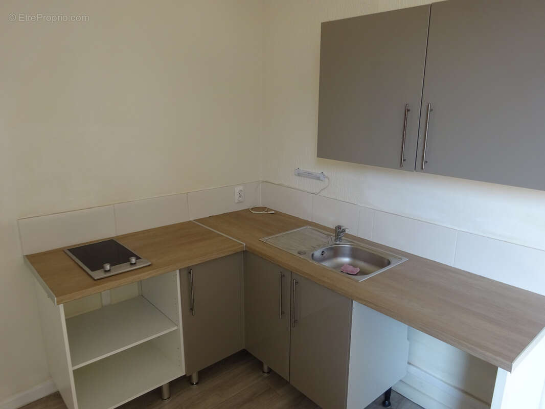 Toulon : appartement loué IDEAL INVESTISSUER de 32m2 à acheter 89000 € - photo 3