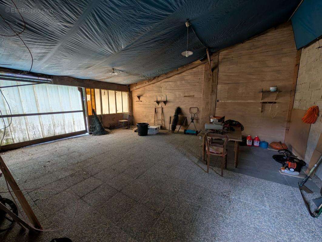 Ensemble de caractère avec 8 400 m² de terrain et vastes dépendances – Le Teilleul (50640) - photo 14