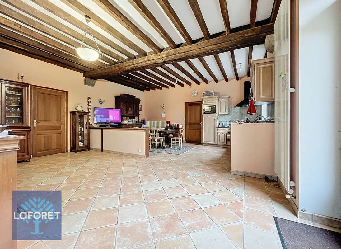 Maison à LOUVIGNE-DU-DESERT