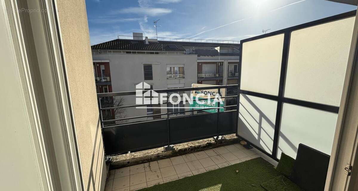 Appartement à MEYZIEU