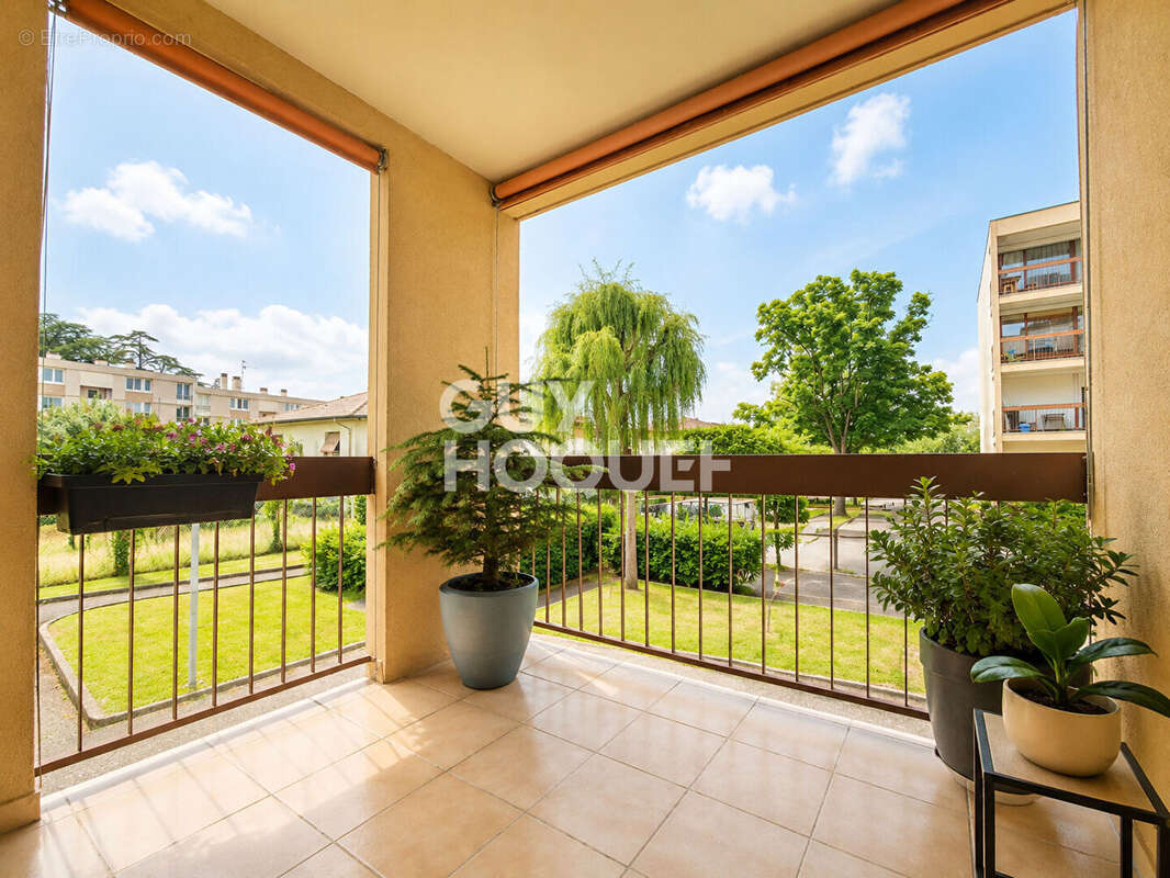 Appartement à DECINES-CHARPIEU