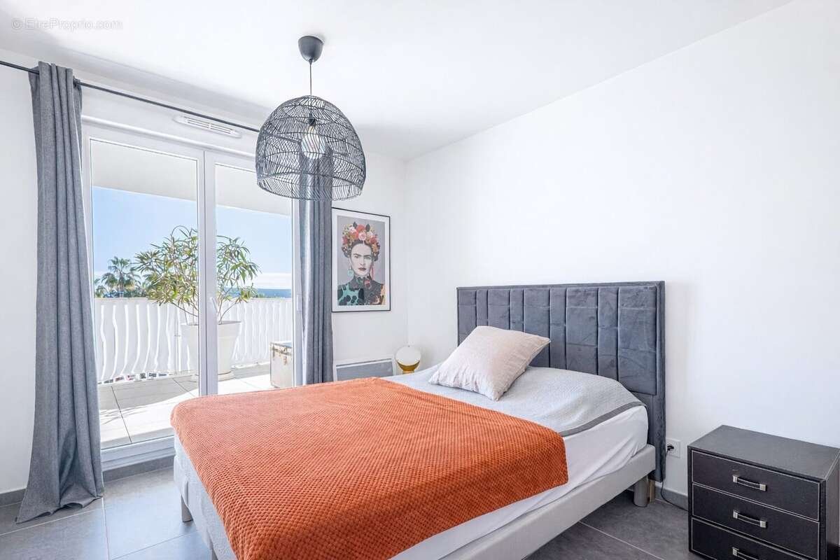 Appartement à VILLENEUVE-LOUBET