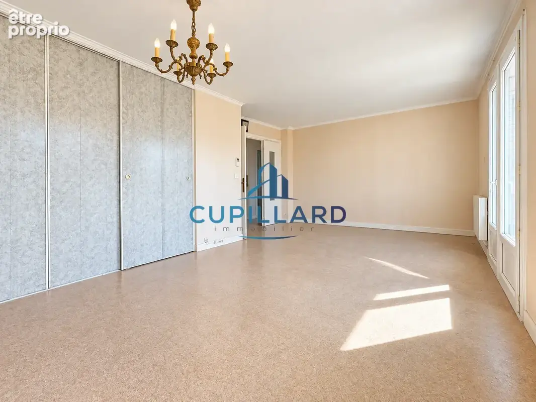ROANNE   Appartement de 60 m2 avec balcon, cave et garage   EXCLUSIVITÉ - photo 2