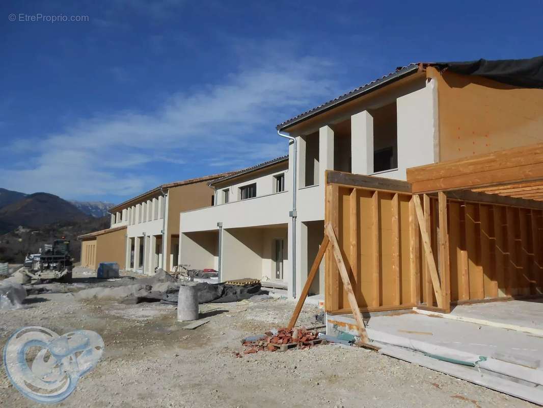 Appartement à MONTBRUN-LES-BAINS