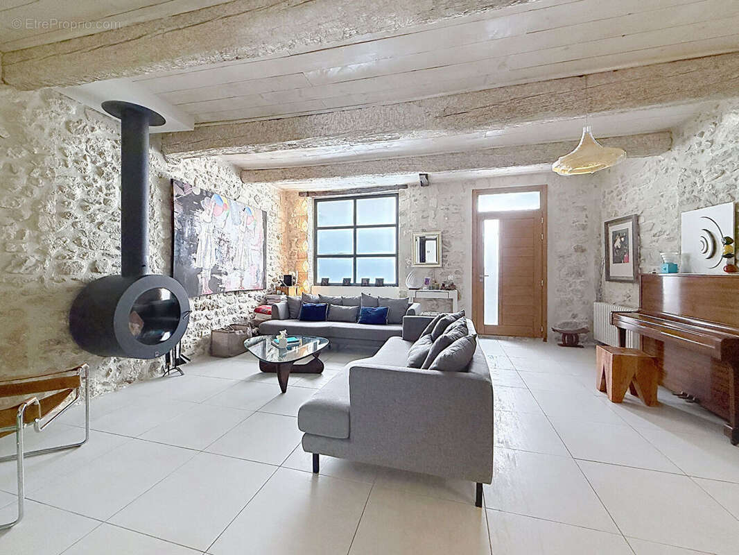 Maison à ARAMON