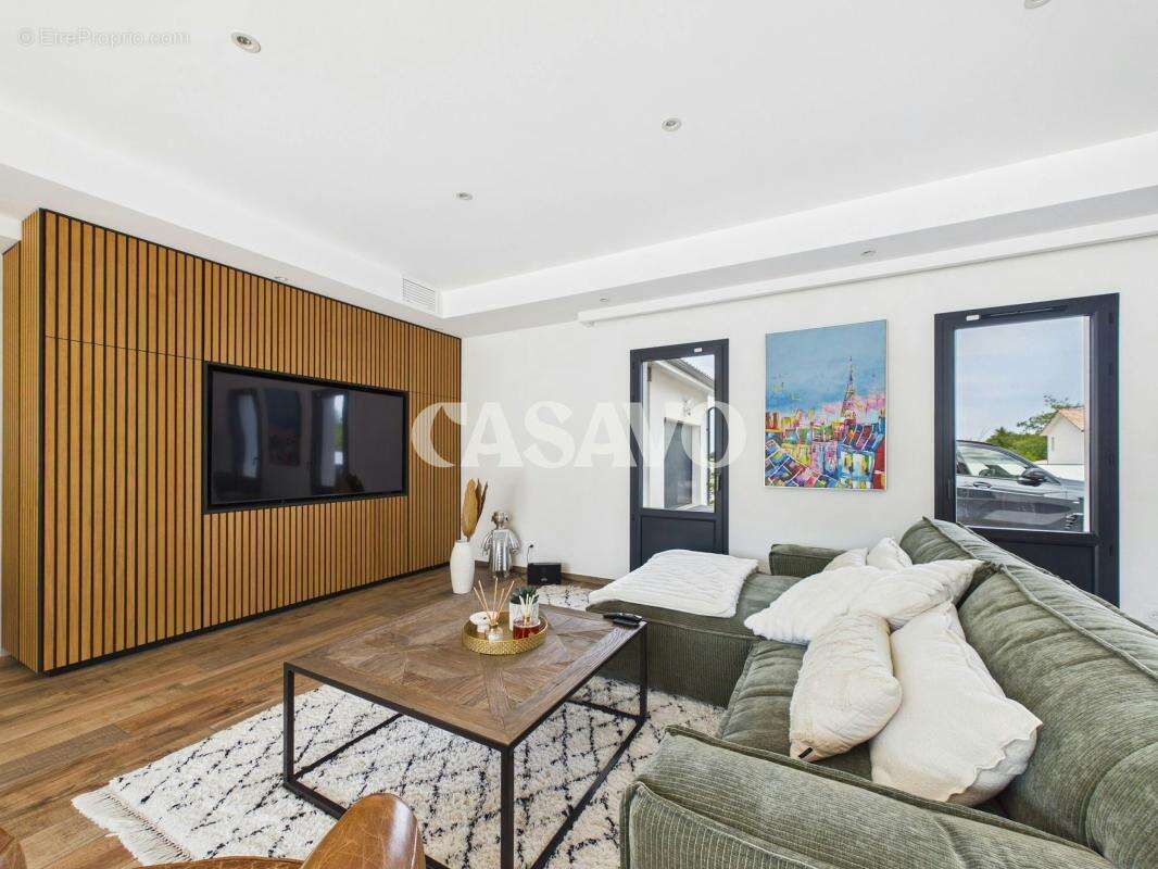 Vente Maison 11 pièces de 286m² - 33210 Coimères - photo 7