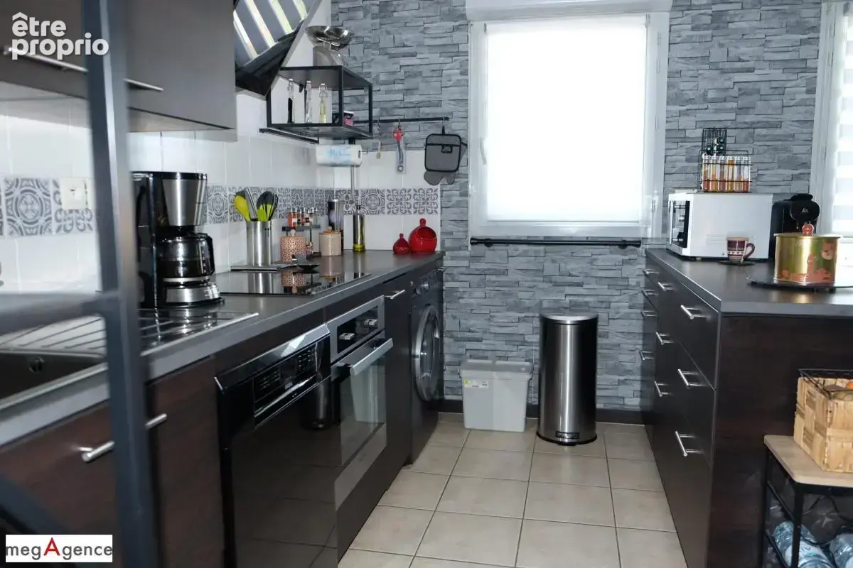 Appartement T3 avec balcon - Parking souterrain et piscine - photo 7