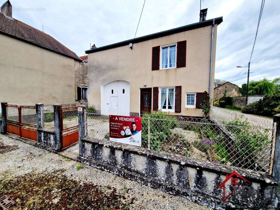 Maison à FAYL-BILLOT