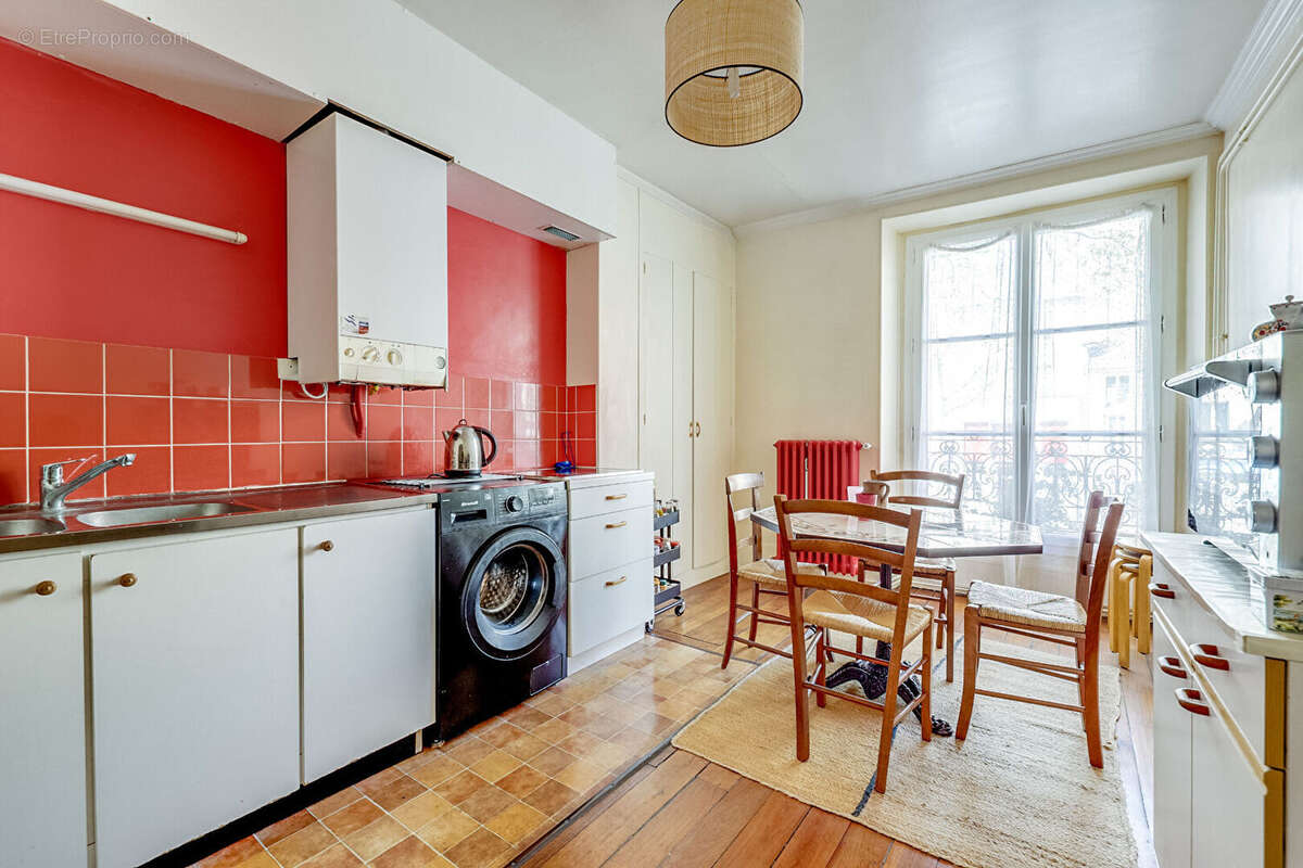 Appartement à PARIS-14E