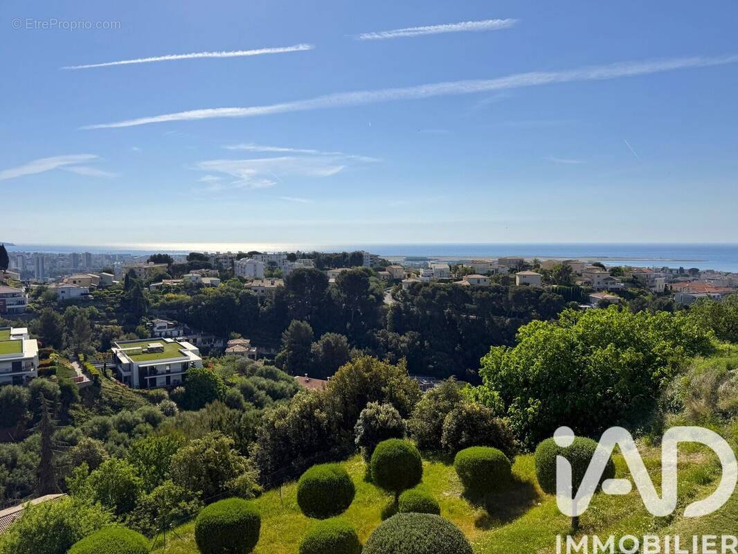 Photo 1 - Appartement à SAINT-LAURENT-DU-VAR