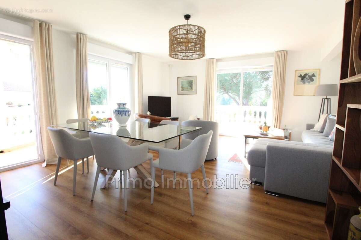 Appartement à COGOLIN