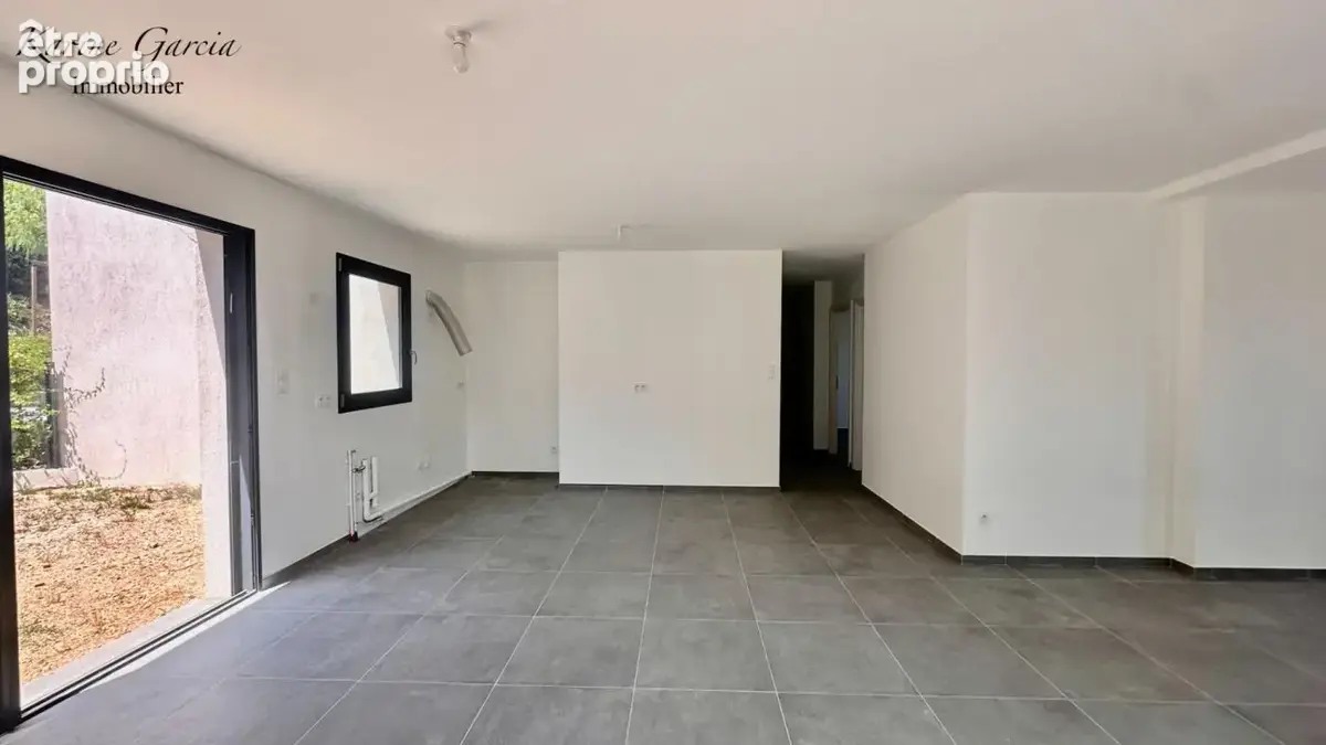 Six fours les plages - construction recente - appartement de type 3 -  68 m2 - terrain 54 m² - parking en sous sol - photo 7